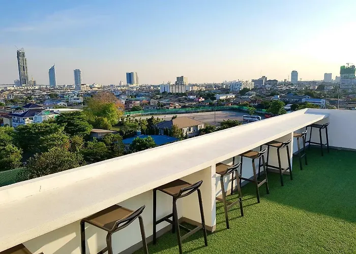 Bright N Shiny Room In Bkk City Guest house