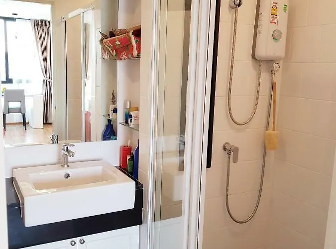 Bright N Shiny Room In Bkk City Guest house 3*