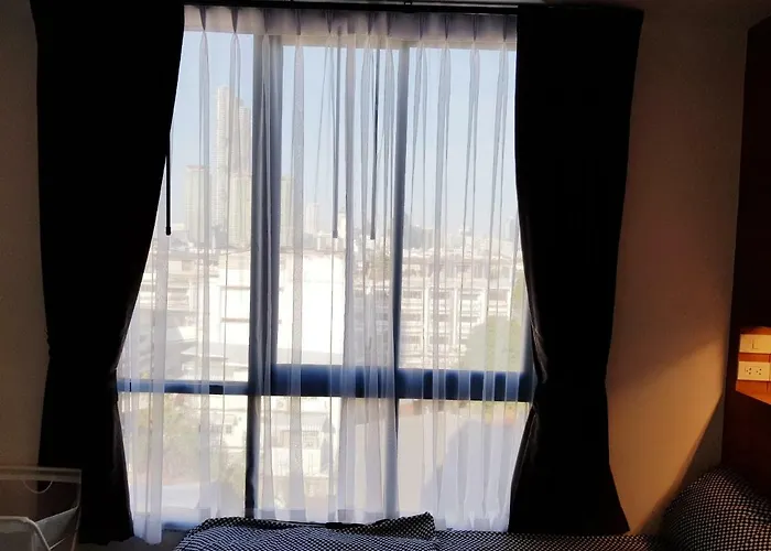 Bright N Shiny Room In Bkk City Guest house